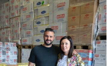 Laetitia et Alessandro Biasucci, heureux entrepreneurs et parents épanouis, dans leur entrepôt du marché de Liège